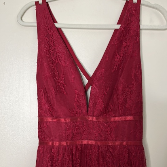 NEW Minuet burgundy sleeveless strappy prom gala formal lacey maxi long gown - Picture 3 of 11